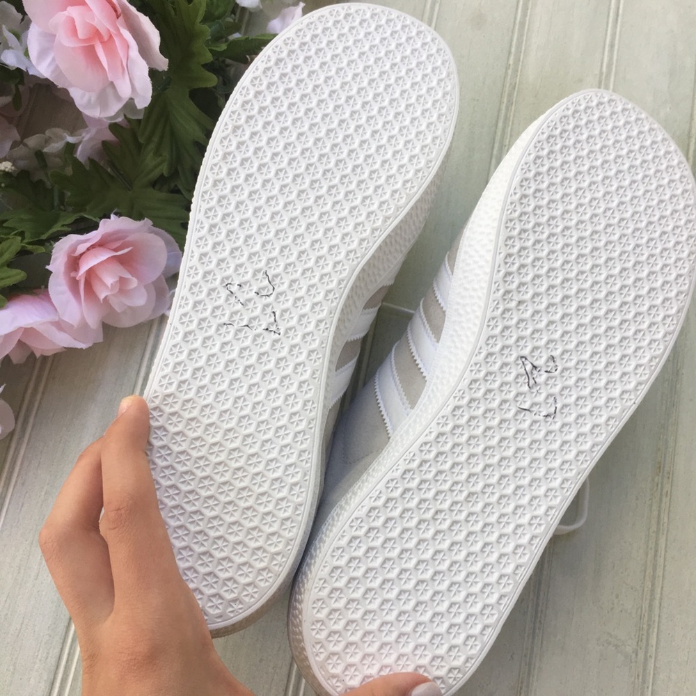 Adidas Gazelle Low Top Sneakers Cream - Picture 6 of 7